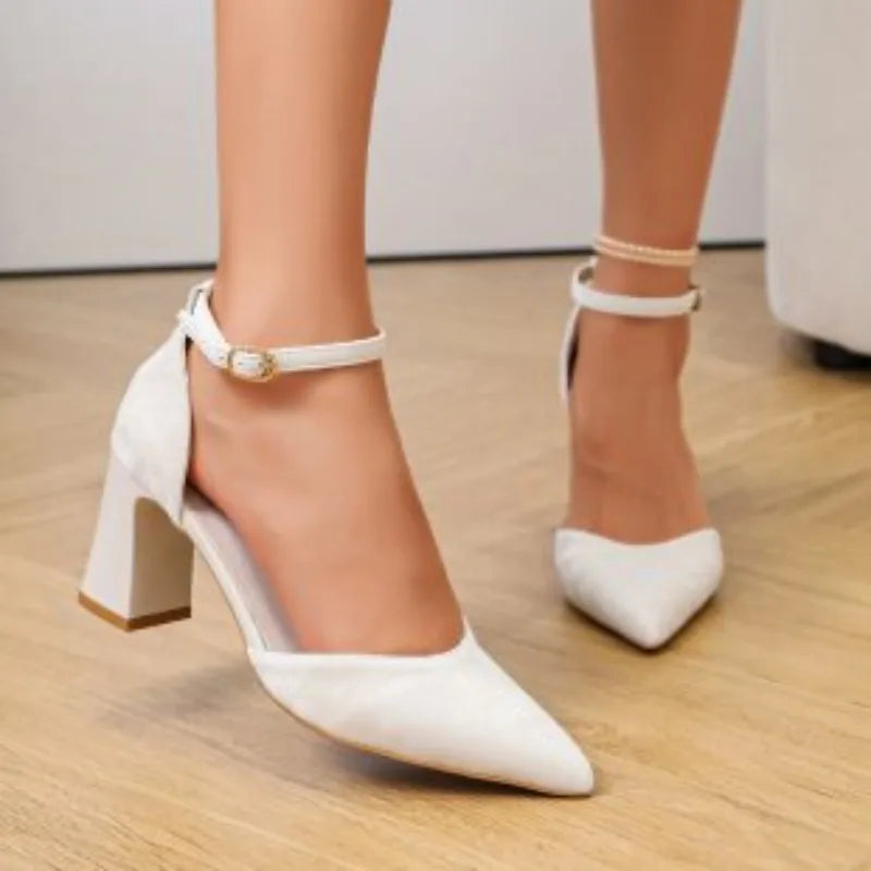 Sandales à talons à bout pointu - disponible en noir et blanc